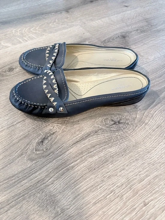 Liz Claiborne Navy Blue Slip-On Mules with Contrast Stitching - Picture 3 of 7